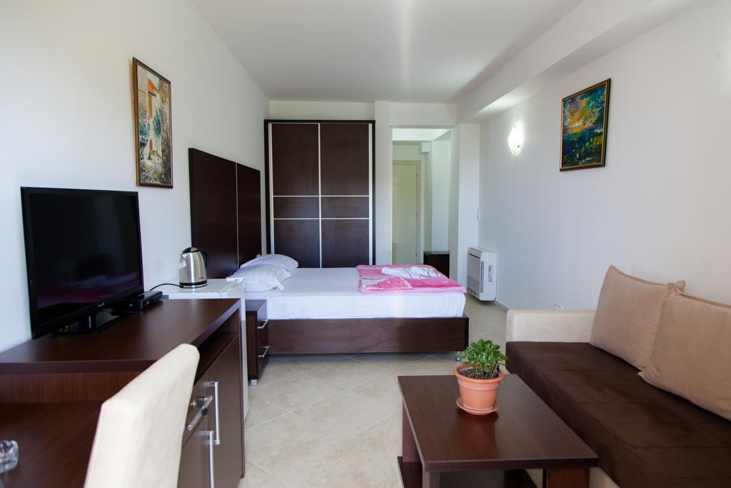 Apartments Art Ulcinj Rom bilde