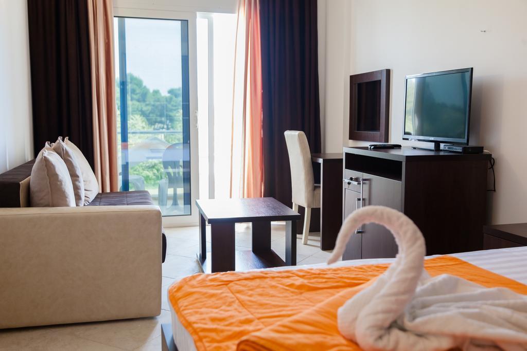 Apartments Art Ulcinj Rom bilde