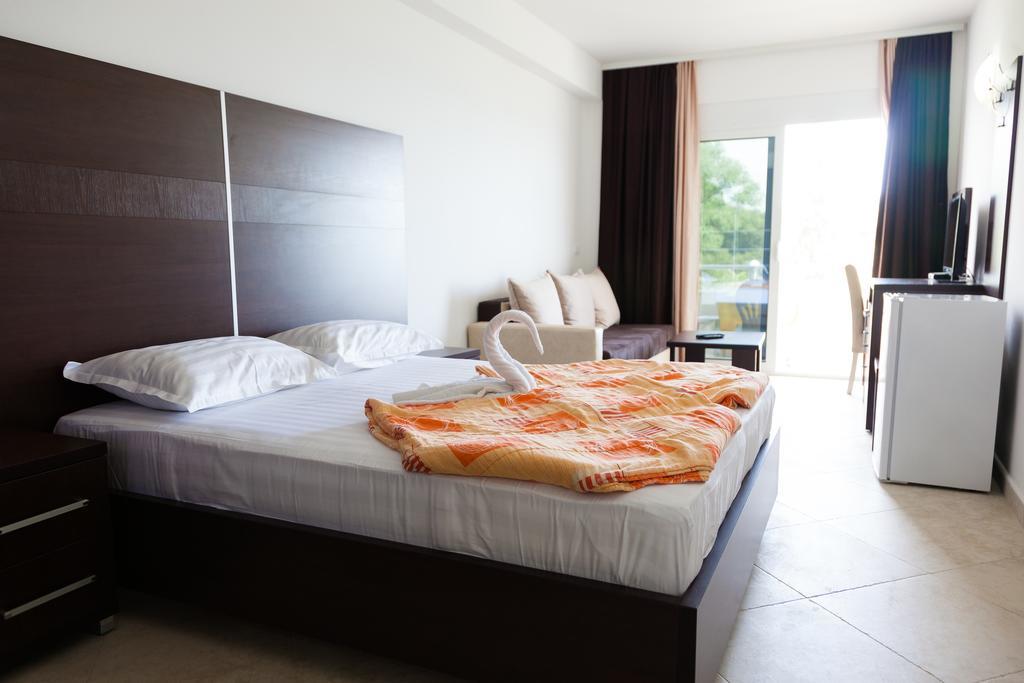 Apartments Art Ulcinj Rom bilde