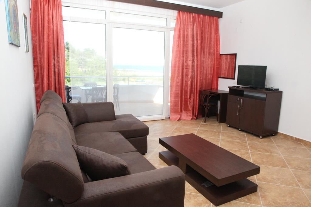 Apartments Art Ulcinj Rom bilde